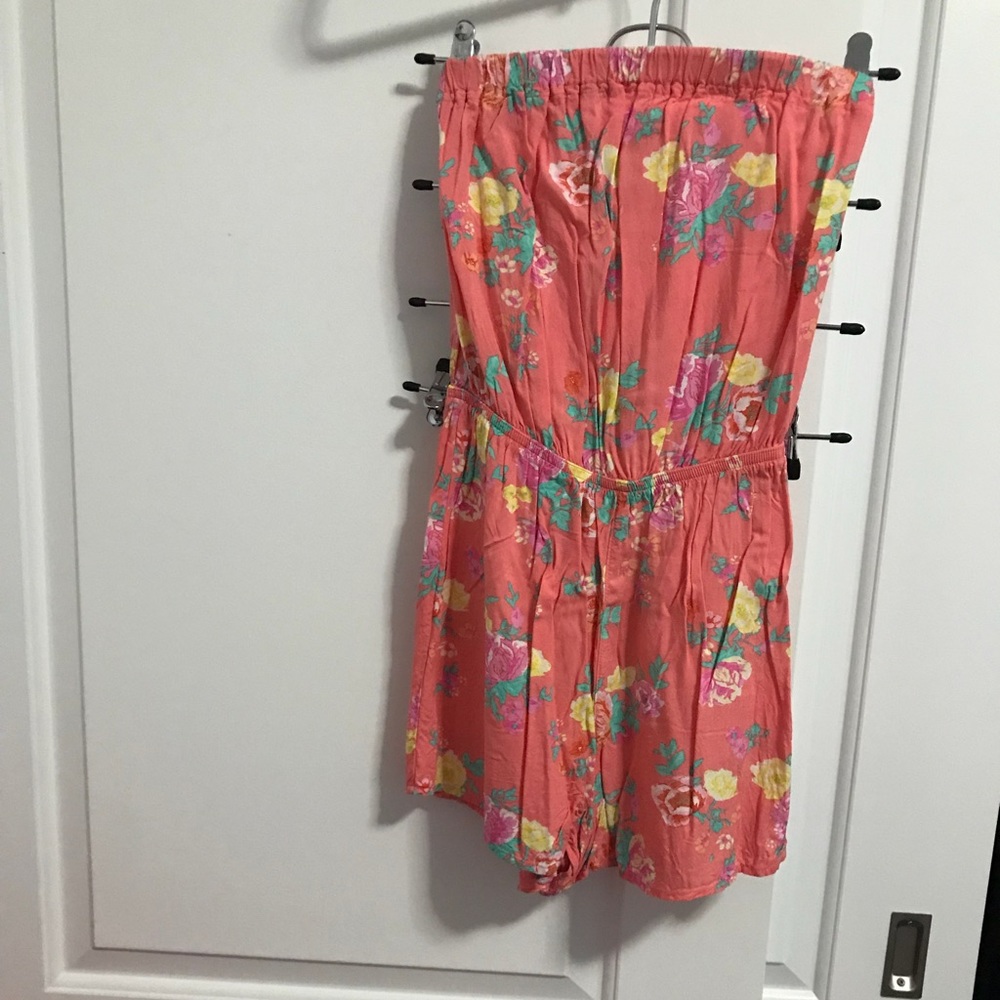 Floral strapless romper